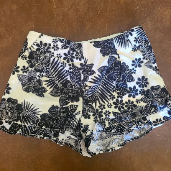 Janie and Jack girls shorts - Picture 1 of 2